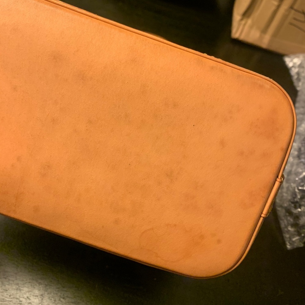 Louis Vuitton Lockit w/ Authentication tag - Picture 9 of 9